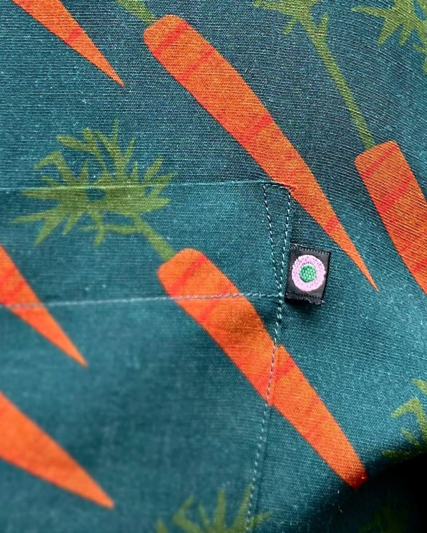 Carrot Print L/S Shirt | Dk Teal