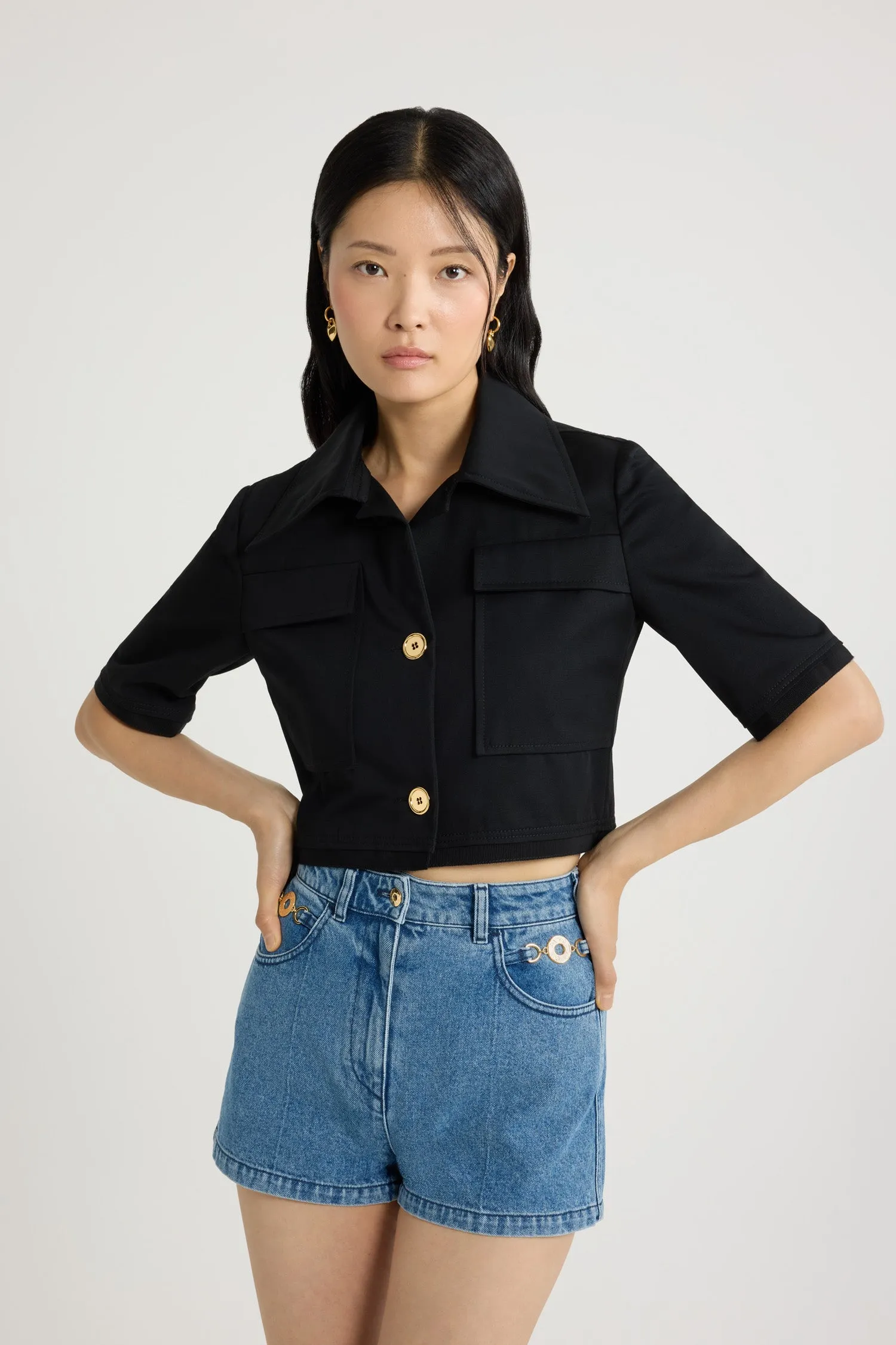 Short-sleeved cropped jacket in organic cotton gabardine