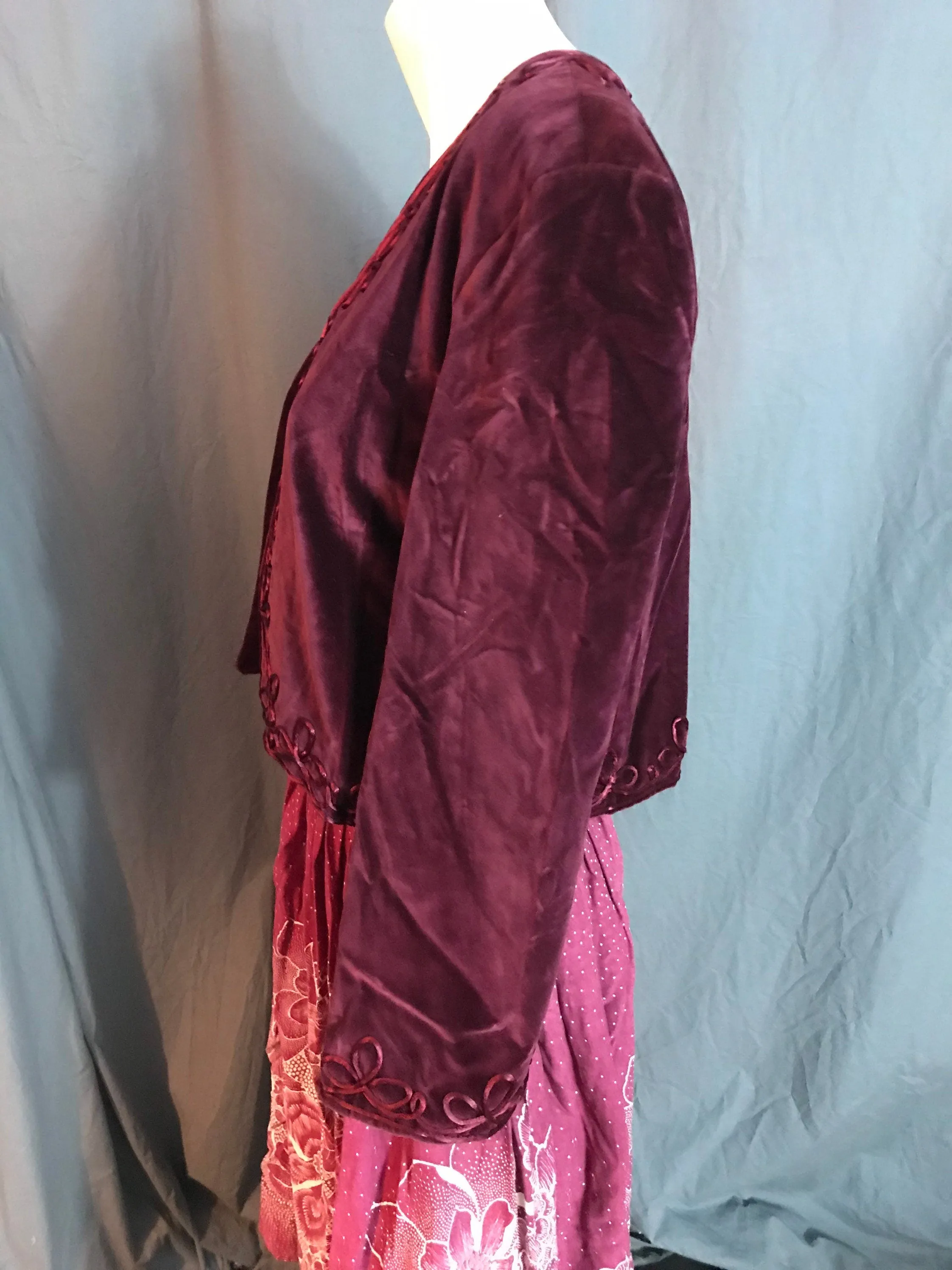 Vintage maroon velour 1970’s short jacket M