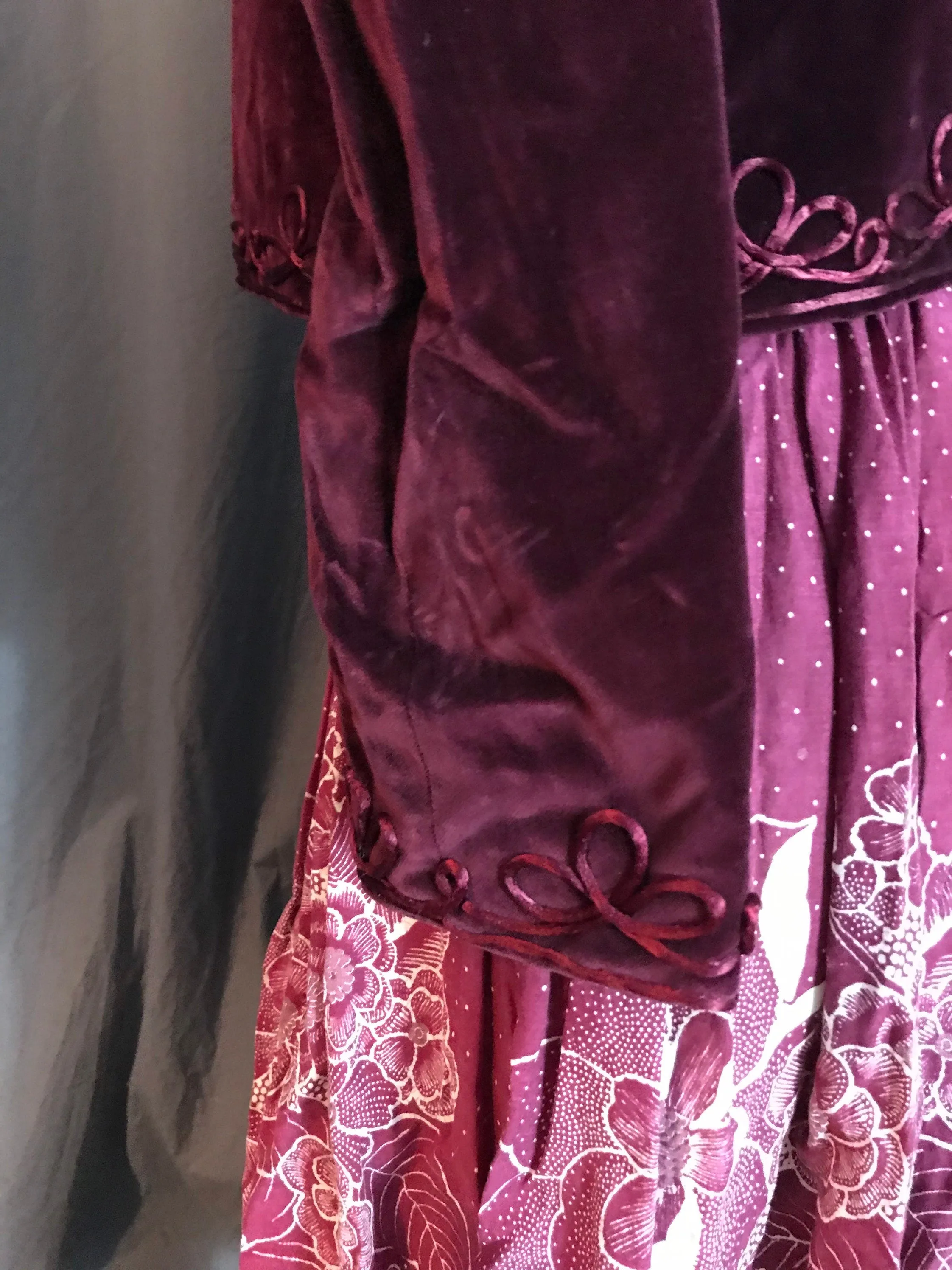 Vintage maroon velour 1970’s short jacket M